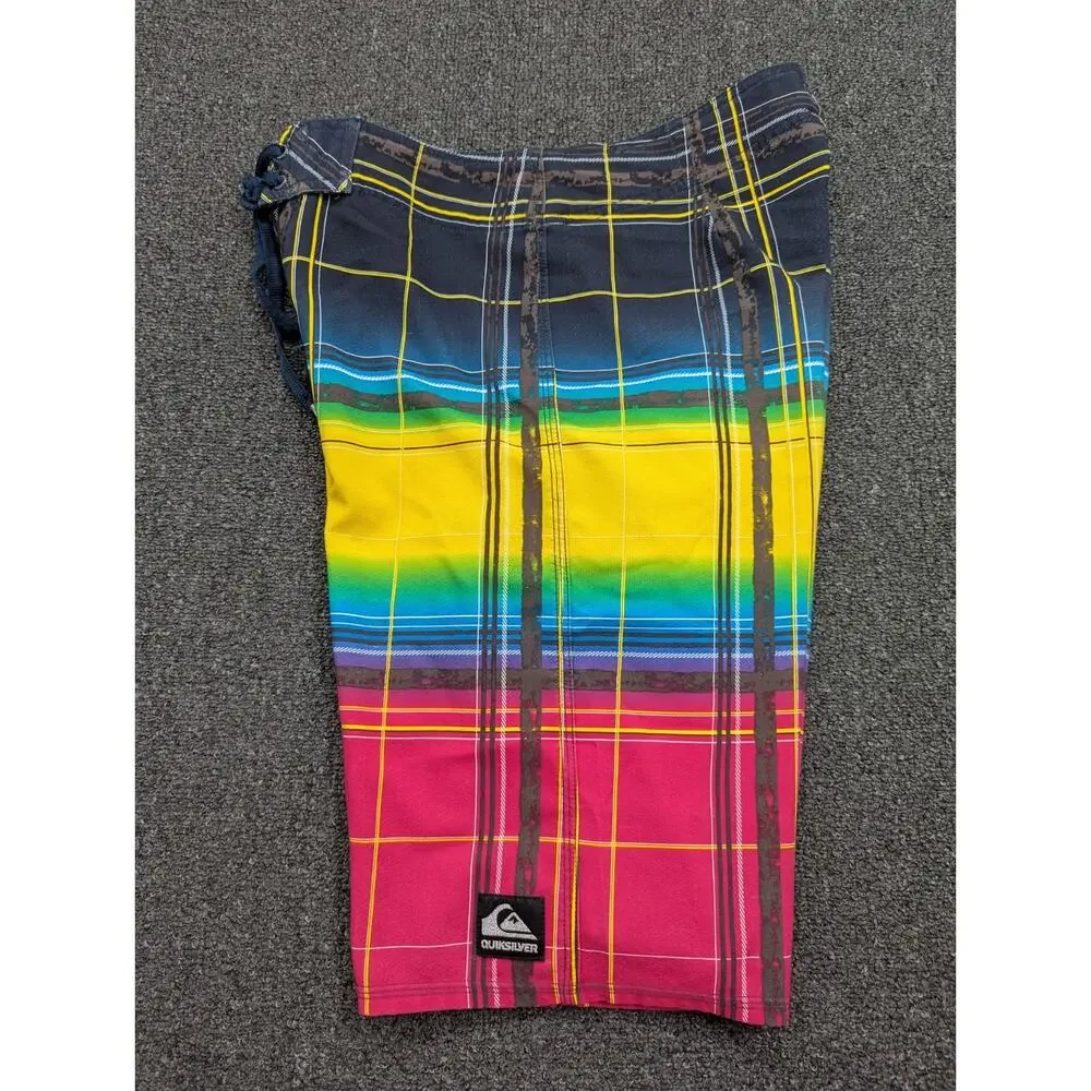 Quiksilver Men's Cypher Wonderland Surf Multicolor Plaid Board Shorts Size 28